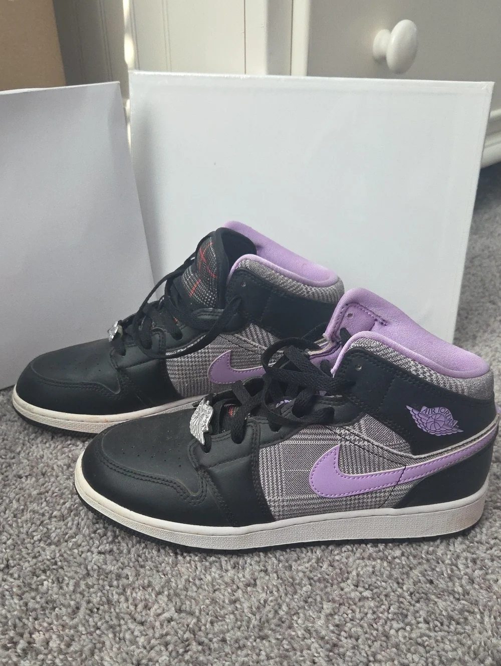 Nike Mid-Top Sneakers in Black and Lavender